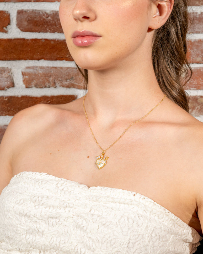Heart Spy – Collana dorata con cuore smaltato bianco e zirconi